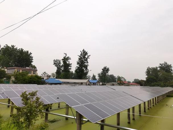 河南一村民安装屋顶光伏发电设备后每月电费收入两三千元像领养老金